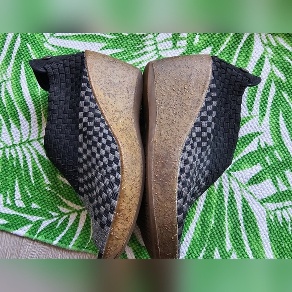 Bernie Mev Sabrina Sexy Peep Toe Wedge Platforms- Black Pewter Combo - Picture 9 of 13